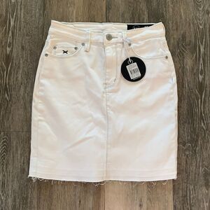 RES Denim White denim Jean raw hemmed skirt sz small
